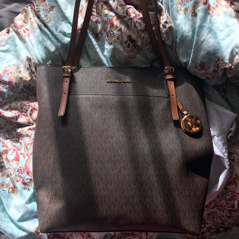 *BRAND NEW* Micheal Kors Voyage tote